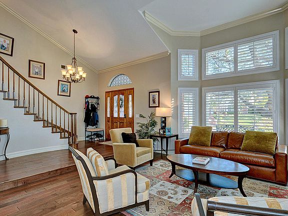 3rd image of 5455 E Napoleon Ave