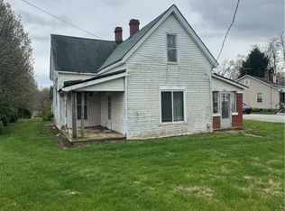 905 E Hackberry St, Salem, IN 47167
