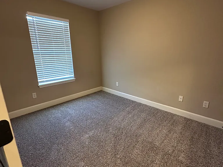 9404 N Adrian Ave — Photo 17