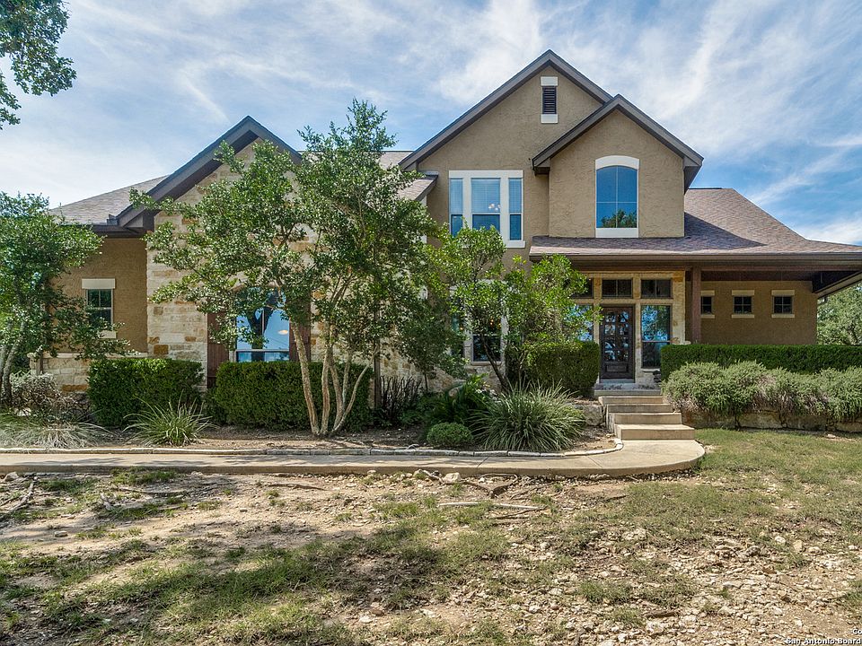 1st image of 102 Comal Crest