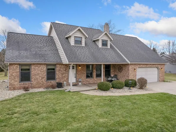 1891 S Walnut Dr, Warsaw, IN 46580