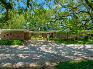 2 Shadow Ln, Metairie, LA 70005