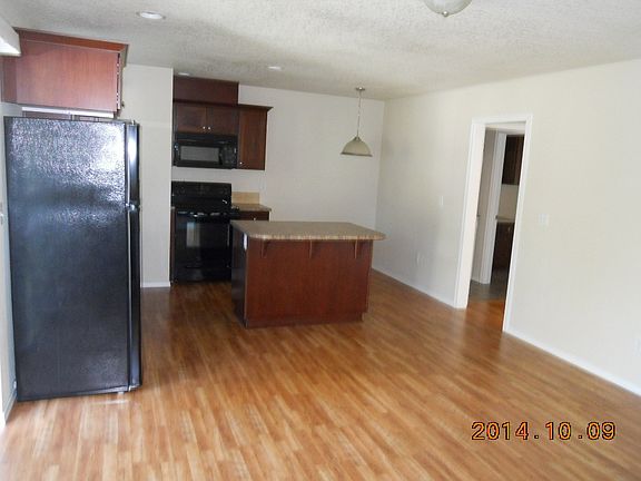 4th image of 421A NE Jackson St