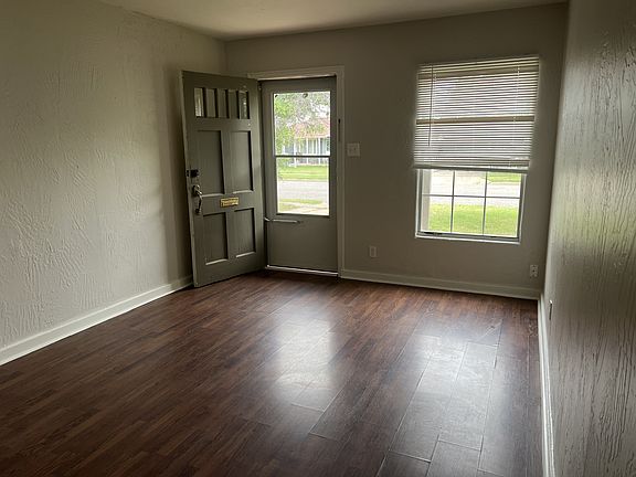 2nd image of 1817 Coffee St