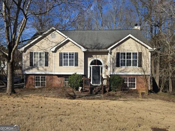 4710 Wheeler Creek Dr, Hoschton, GA 30548