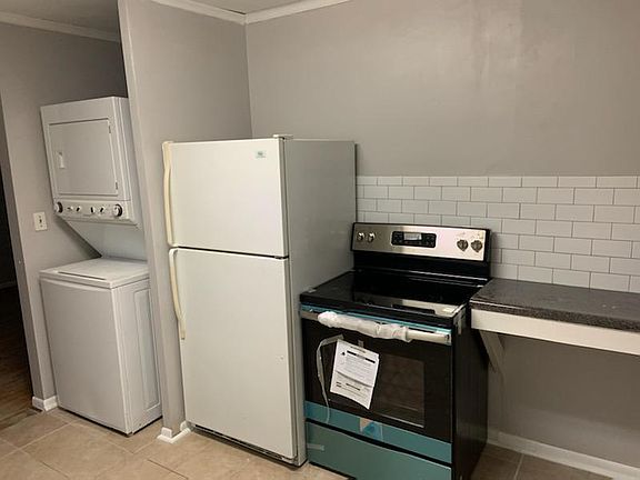 4th image of 605 Shamrock Ave