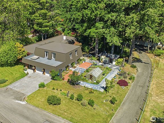2nd image of 3050 SE Mullenix Road