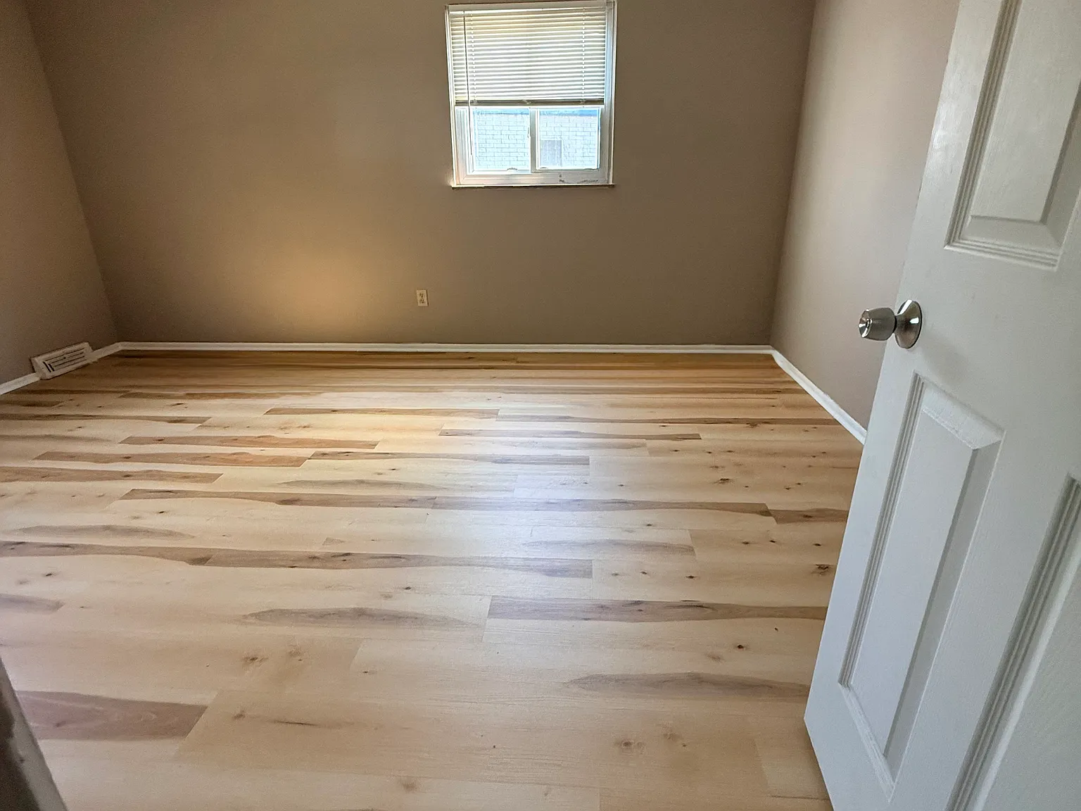 1 bed, 750 sqft, $988 — Photo 4