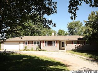 14416 Pioneer Dr, Athens, IL 62613