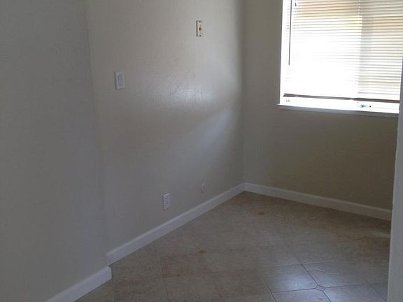 4th image of 1642 Queen Charlotte Dr APT 1