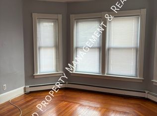 33 Grove St #1F, Woonsocket, RI 02895