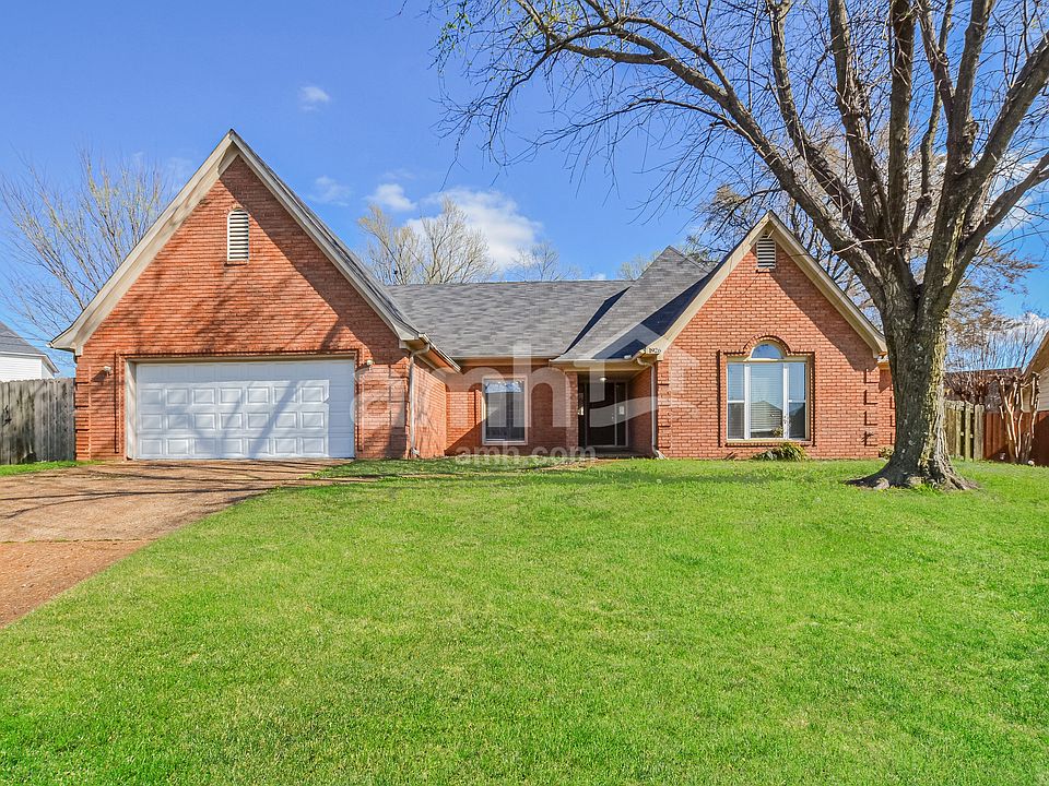1st image of 1926 Bohemia Dr