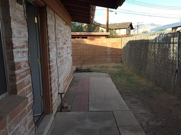 2nd image of 3257 E Monte Vista Dr