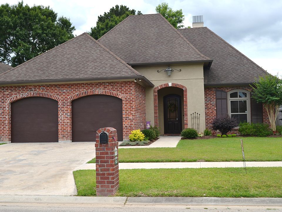1st image of 303 Bluebonnet Dr