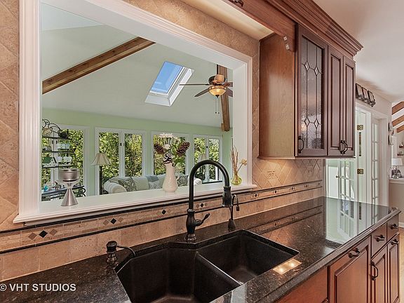 4th image of 2245 River Woods Dr