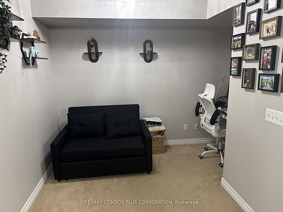 5th image of 30 Grand Trunk Cres #3712