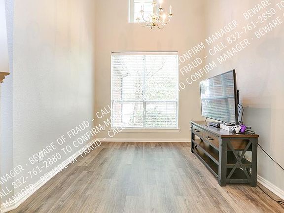 3rd image of 11528 Gloriosa Dr