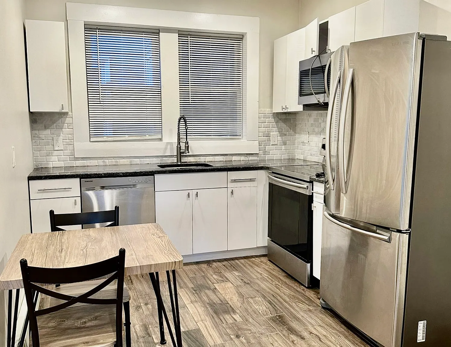 2 bed, 752 sqft, $1,995 — Photo 3