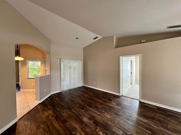 4th image of 22474 SE Wood Ave