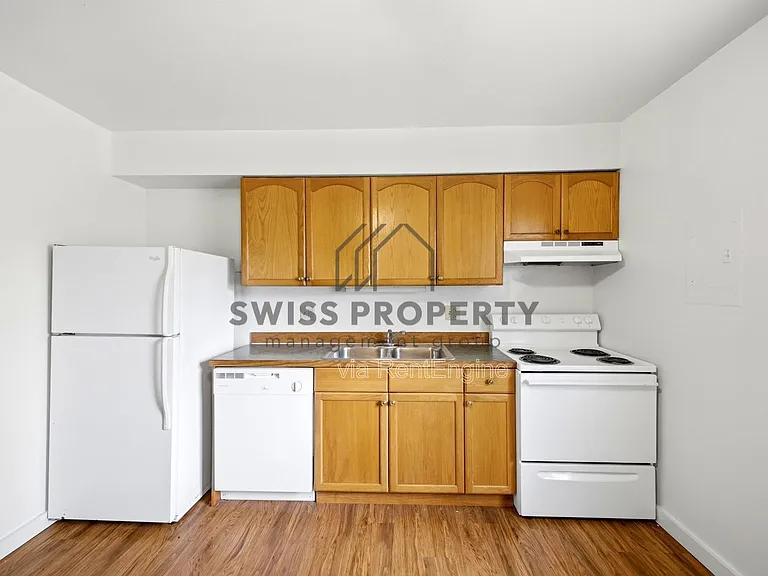 1579 Briarwood Ave — Photo 8