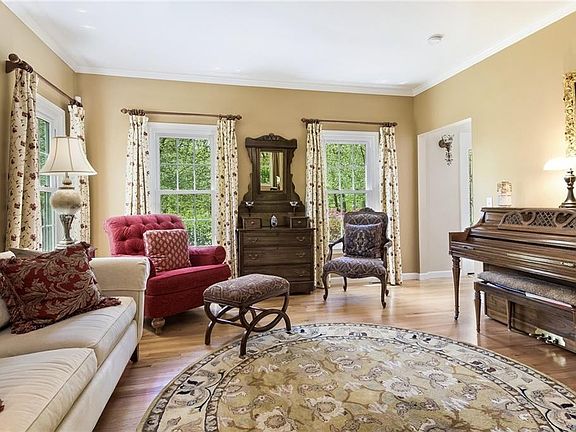 3rd image of 55 Laurel Wood