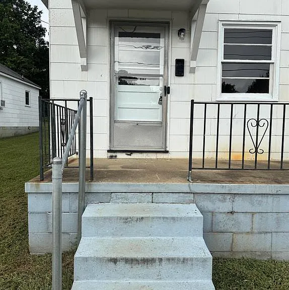 380 Juless St — Photo 1