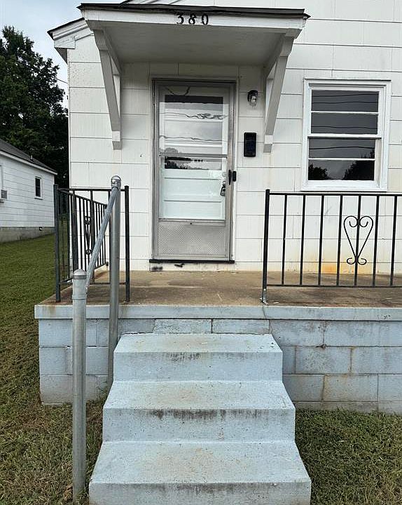 1st image of 380 Juless St
