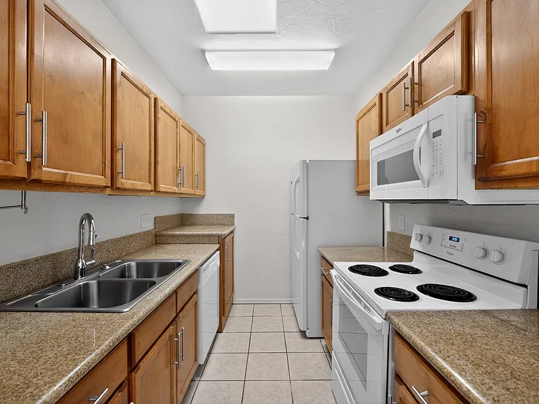 831 E Hedrick Dr #2 — Photo 24
