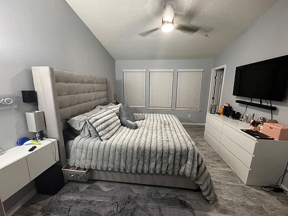 4th image of 1073 Pavia Dr
