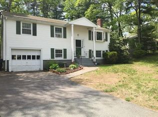 3 Oak St, Foxboro, MA 02035