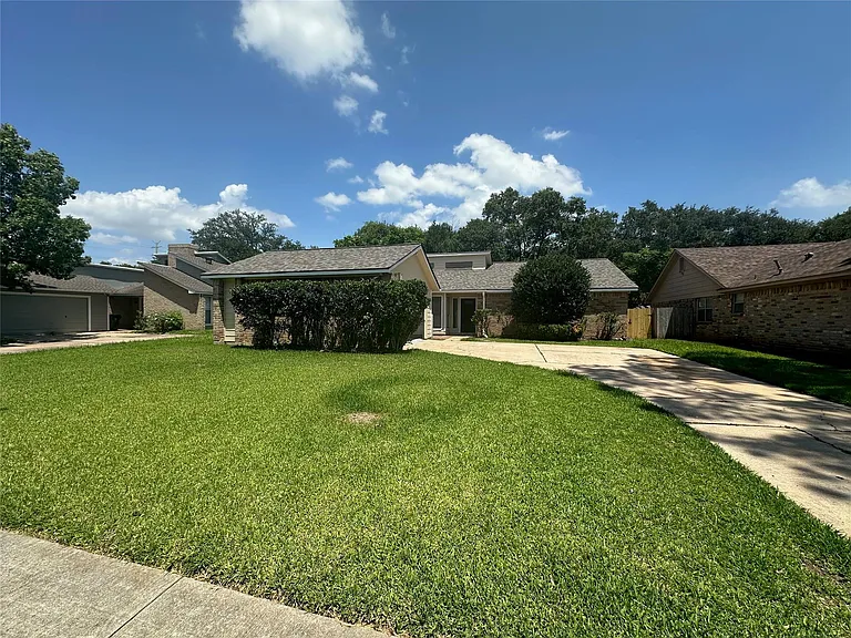 2711 Colony Dr — Photo 22