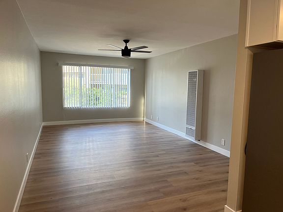 4th image of 1985 Pleasant Valley Ave APT 27