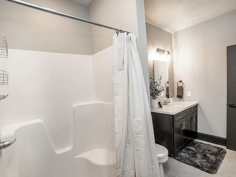 302 Commercial St — Photo 6
