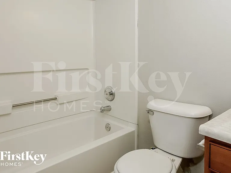6140 Monteo Dr — Photo 9