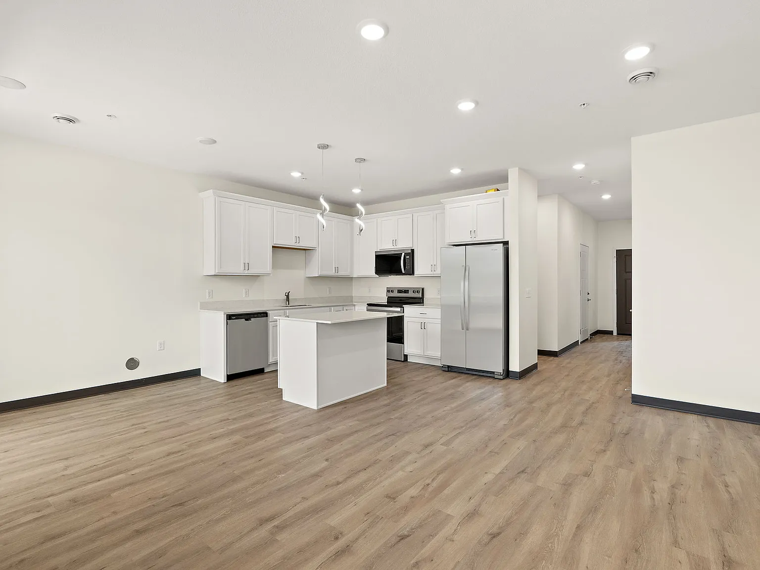 Manor Heights Townhome — Photo 2