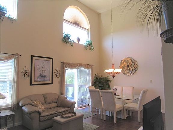 5th image of 16 Sunset Ct