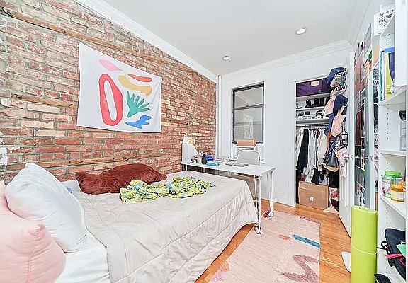 5th image of 331 E 9th St #66