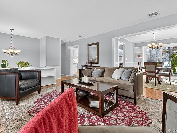 5th image of 115 Old Pascack