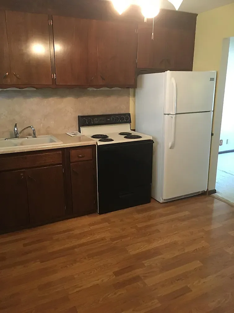 2 bed, 1175 sqft, $1,600 — Photo 3