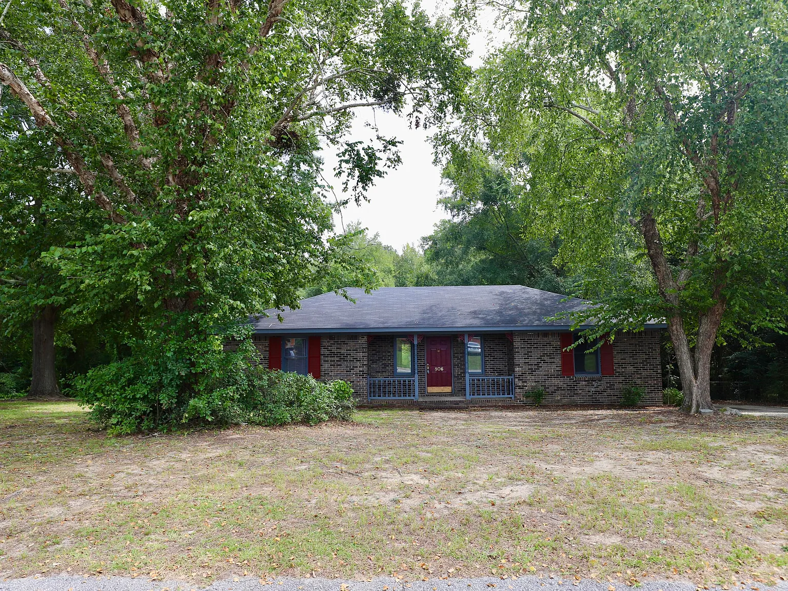 3 bed, 2.0 bath, 1209 sqft, $1,900 — Photo 1