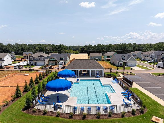 Sunrise Community Pool Amenity
