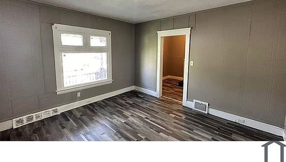 5th image of 13310 Durkee Ave