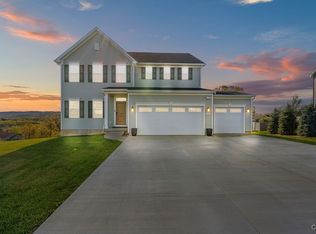5551 Rolling Meadows Way, Camillus, NY 13031