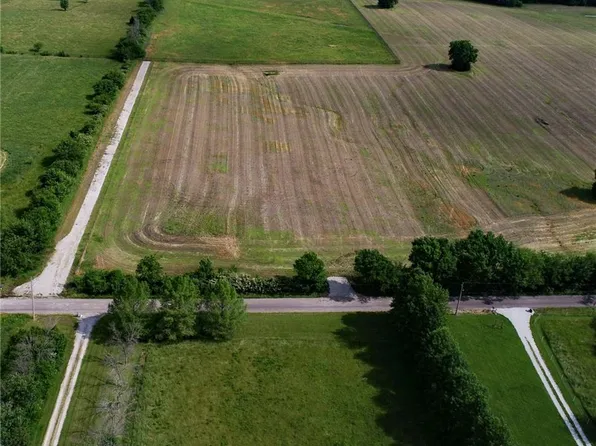 35206 E Hendricks Rd, Lone Jack, MO 64070