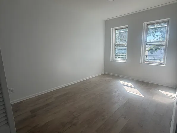 7006 69th St #2R, Ridgewood, NY 11385