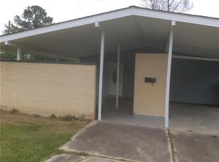 1915 Cooper Rd, Gretna, LA 70056