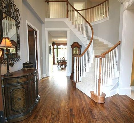 4th image of 834 Parkwood Ct