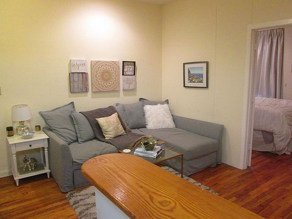 4th image of 300 E 65th St #2D