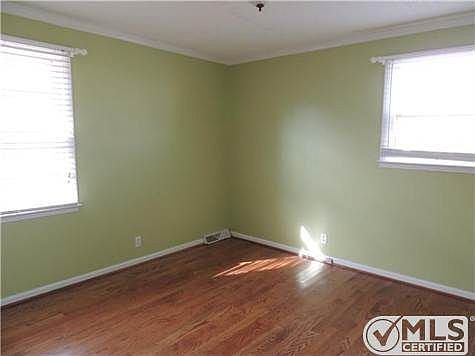 3rd image of 174 E Regent Dr