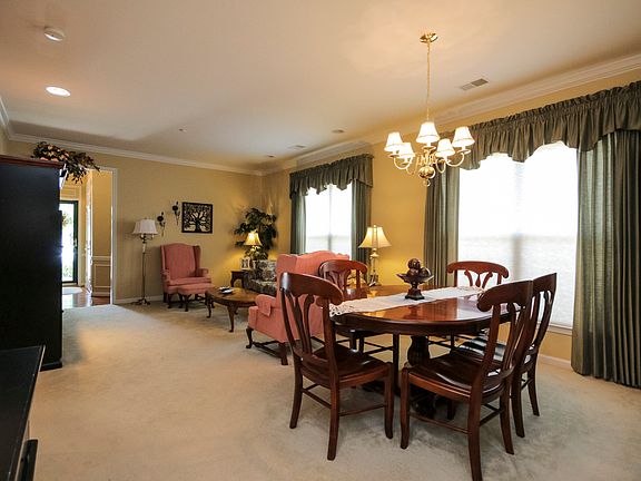 2nd image of 8 Harborton Ln